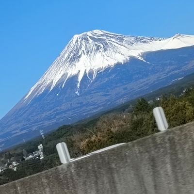 ゆるーく楽観的に株やってます💸
初めての株はサンリオさん^ ̳ᴗ  ̫ ᴗ ̳^
株主優待、高配当、不労所得