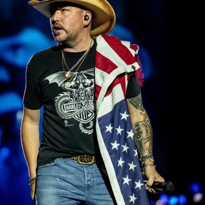 this is a page to talk to my fans privately on twitter so you have the opportunity to talk to now on here FOLLOW ME UP@jasonaldean