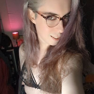 🚫18+ MDNI🚫41 she/her | The hot trans MILF in your area | My loves @erinsifer @vivivioletts | DMs on OnlyFans | My links https://t.co/wyRqScqAVp