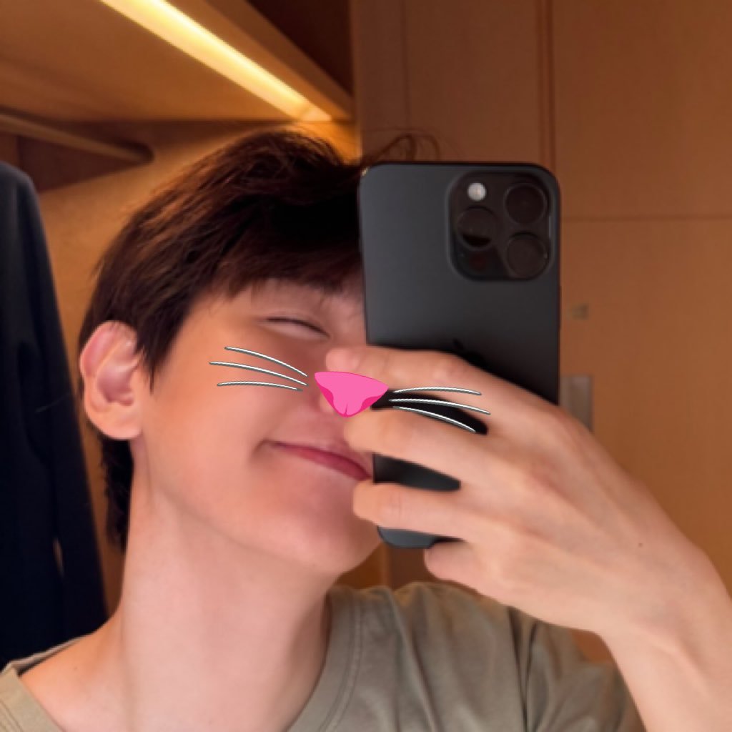pahnBH's profile picture. ขออนุญาตรักพี่แบคด้วยคนนะคะ 🤍💛 @B_hundred_Hyun  | ขอรักน้องโดยองด้วยงับบ 🤍🩵