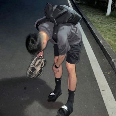 EZcB1FRieX84332's profile picture. 