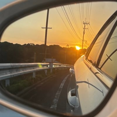 車好きです(旧車 アメ車) 高校生です(免許無し) 自分で撮った写真を投稿します！ (車だけではないです) 将来は整備士になりたいと考えています