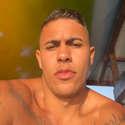 Maumau_camarg0's profile picture. Buscando sempre o que comemorar //