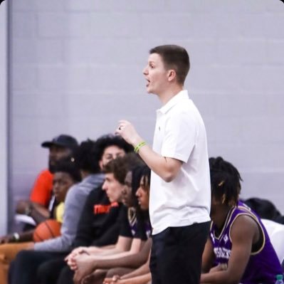 Christian. Husband. 15U Coach for @crossovers931