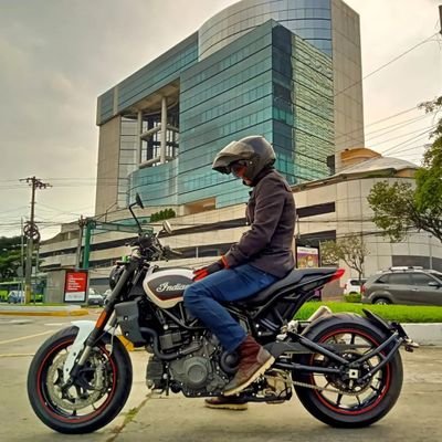 MotorcyclesGt's profile picture. Viajar en moto es vivir. 😎#MotorCyclesGt #BikerLover #LiveToRide
No somos un motoclub, solo amamos las motos. 🚲