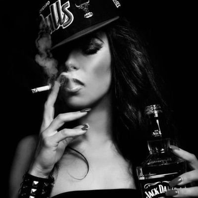 The home of whiskey news & reviews👍.............🥃CHING🥃

Whiskey,
Guns,
Woman.
Veteran of Iraq & Afghanistan