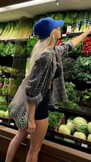 99Se11YfbiOAp's profile picture. 