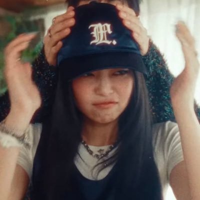 JNKnini1601's profile picture. 💙 Jennie First , Jennie Second 💙