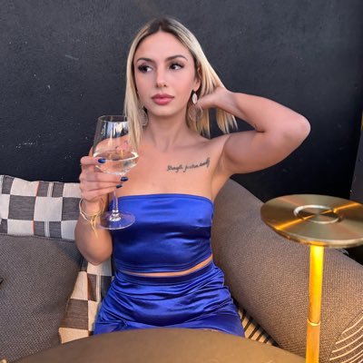 Ilaryb01's profile picture. Good vibes 🥰