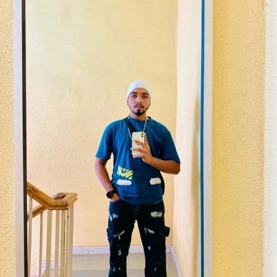 Vishal12595's profile picture. 