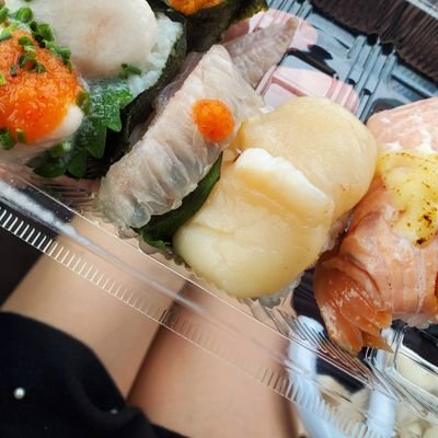福岡。お酒とじゃがりこを頂きながら、たまにポケモンGOとハチワレを頂いてます。だいたい二日酔いです。