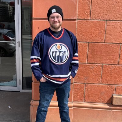 Social Media | Content Creator for @OilersNation | email: mattjwozniak@gmail.com