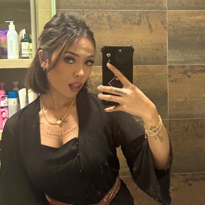 My header, yes. Finest woman alive and my fav 🫶🏽🥵