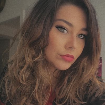Elyziaaa Profile Picture