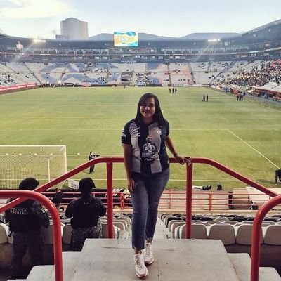 Soy Veracruzana, LCC y maestra👩🏽🏫💕
@colaboradorasop 🎙️⚽ Soy Tuza ⚽💜💙 disfruto viajar, reír, el fútbol, la fotografía. Fan de @TuzosFemenil y @Tuzos