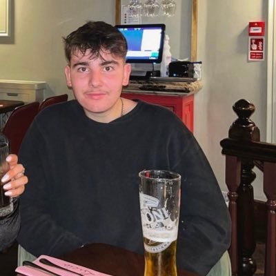 edeson_harvey's profile picture. 🧡🖤