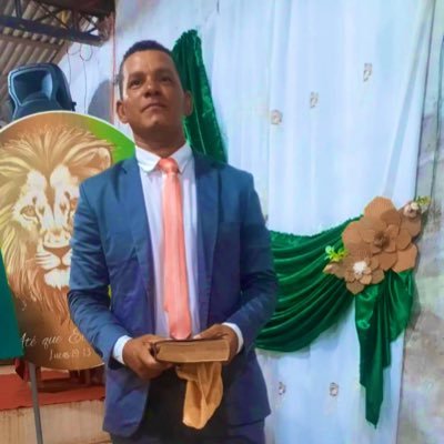 sou casado com a Samai Cristina a 8 anos sou evangelico a 4 anos e procuro ser um bom servo e pregador da palavra me ajudem