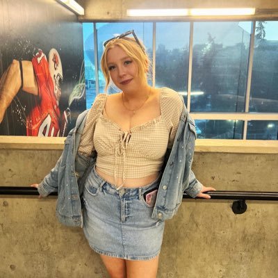 cass_hoflin's profile picture. 