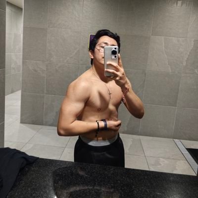 27 años, ◢ ◤
Instagram: jose7c0