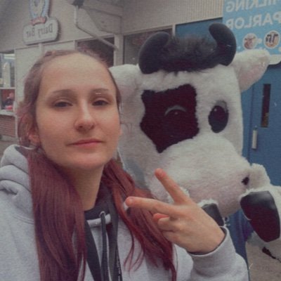 waydopotato_'s profile picture. Rebranding? But if ya scroll down you’ll still see nudes 😂  sorry 
Mom first 💙💗
Narcotics Anon enthusiast