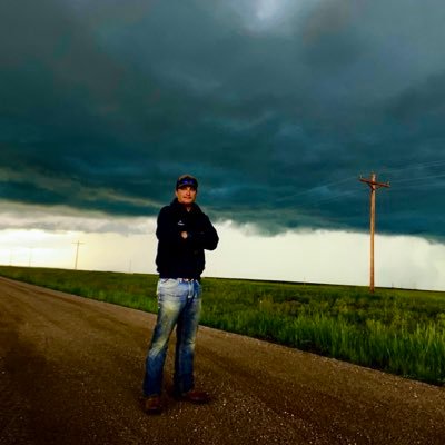 amateur storm chaser ⚡️🌪️   Eastern Wyoming, Western Nebraska.