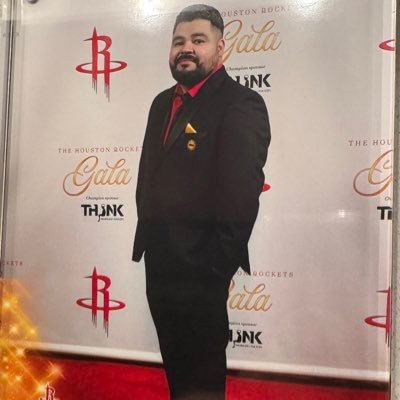 Die hard Rockets fan. Co host of @sittinsideways_ podcast. 🚀🚀🤘🏽#Houstoneverything #Liftoff #Clutchcity #Builtforthis #Htownmade