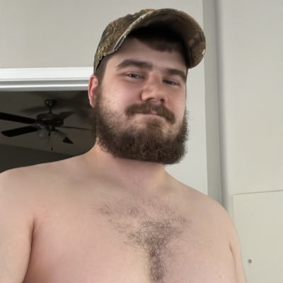 Chuck Woods Jr. A boy and his journey to becoming a Dad. Pics of me, Dads, Bears, Bubbas I find hot. 26. https://t.co/XwCCOiAoX6