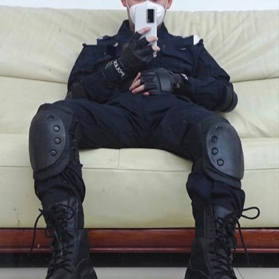 Xingyin1m's profile picture. 坐标：杭州丨暴力爷们锁M丨喜欢下贱暴露丨181-28-75-1M丨🦶45码丨约炮私信带照 📷丨看到都会回复丨原创媒体丨浓郁原味定制