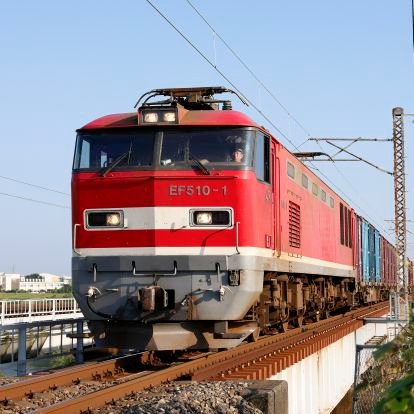 撮り鉄🙋赤い機関車が大好き✨でも鉄道、バイクレース、車、飛行機、船と動く乗り物大好きです‼️滋賀県民🙋。愛車は赤いZC33S。画像の二次利用はご遠慮くださいませ🙇