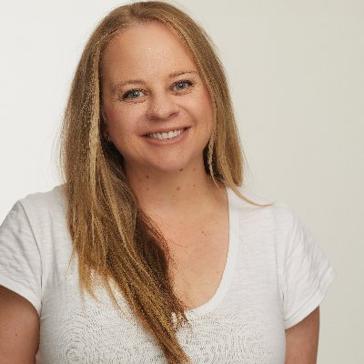 lyntaylorphoto's profile picture. Conceptual photographer for musicians. I'm a fair bit anti-cliche. Also singer for @dearorphans Based in Petersham