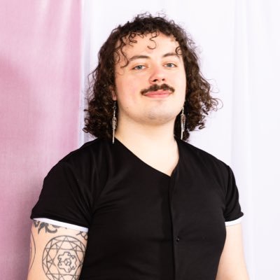 hi! former band guy who loves the yankees. current record label person. veg & edge! also i don't really use twitter anymore lmao