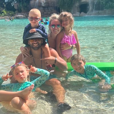 Family man of 3 gorgeous girls AND a handsome dude! Husband to a business owner & a gym owner himself. Sadly, struggling sports fan (Jets, Yanks, Bulls, UConn)