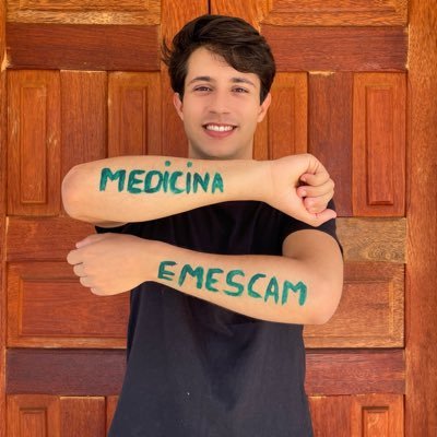 Estudante de Medicina pela Emescam