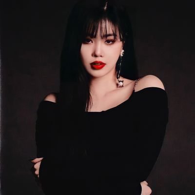 floeery's profile picture. The one to manage the warmth needed for many, blessed by myriads of the longing.