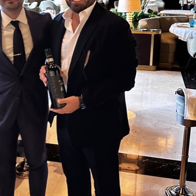 realset7's profile picture. Con la cazzimma nel cuore, sogno il mare e bevo vino! #winebusiness #travel