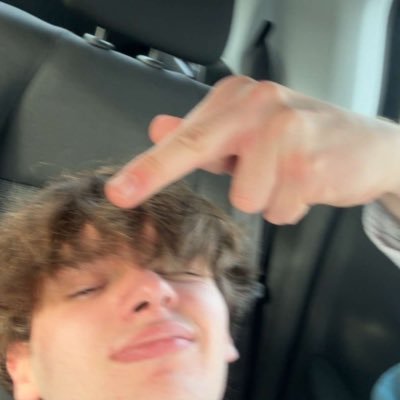 jam3swilk's profile picture. i don't even know atp 😇