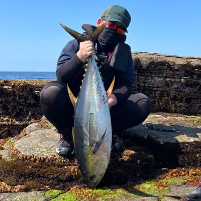 CB400SF_TPOK's profile picture. 趣味で海ゴリラやってます。陸から狙うキハダとヒラマサが好きです。釣りとスキーとバイク多め🐟 地磯、沖磯、離島、船、筏、カヤックの上に生息してます。メインの釣り→ロックショア、ジギング、キャスティング、エギング、ヤエン、イカメタル、アカメ/GSX-R1000 L7に乗ってます。お気軽にフォローどうぞ。