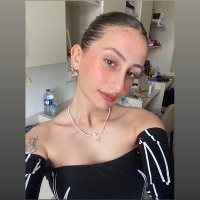 niisazeyrek Profile Picture