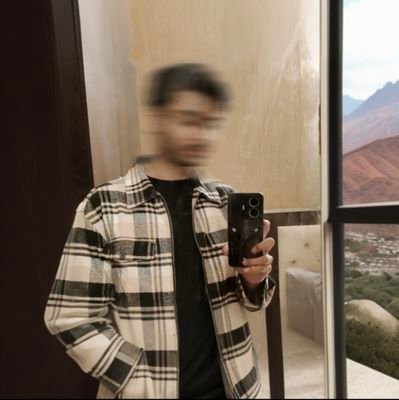 ayushh29's profile picture. 👾 `cd ~/nerd-next-door`  | 💻 🎮 |
sde