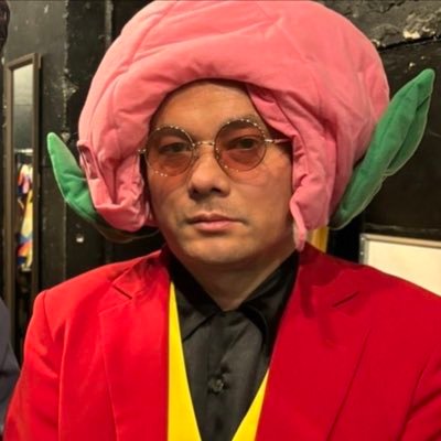 p46_46's profile picture. ヤマガタマサカゲから芸名を変更しました。兄が昭和46年生まれです。NSC東京17期です。元高学歴フリーター芸人(学習院大学卒、高学歴かは賛否両論あると思います。)TOEIC700点。千葉県佐倉市出身。 特技→懸垂（中3、高1の時クラスで1番でした） 音痴（歌声を聴きたい方はSHOW ROOMをフォローしてね）