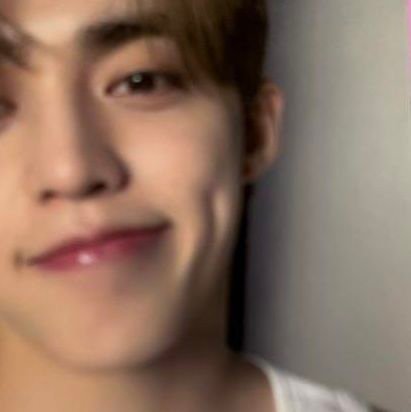 bkhyun_ee's profile picture. svt exo | 19