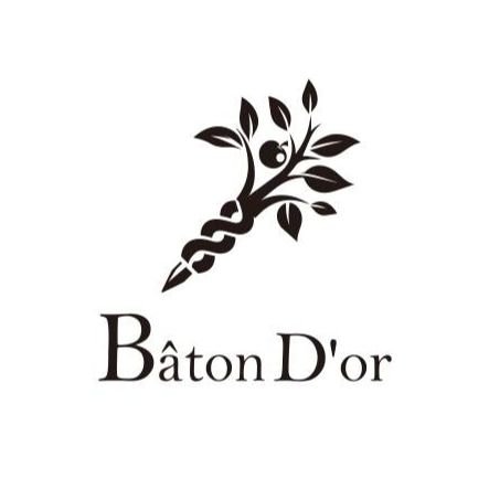サステイナブルな活動を心がけながら木軸ペンの企画・販売を行うブランド、Bâton D'or(バトンドール)です。フランス語で金のステッキと言う意味です。
近年、観光地としても賑わう小江戸川越にて活動を開始いたしました。使用目的に乏しい材木や果樹の剪定木、伐採木を中心に瘤杢など希少性が高い木軸ペンの制作を目指しています。