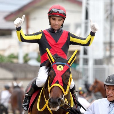 競馬垢作りました。競馬好きと繋がりたいです！
今年の収支マイナス80万（4月末時点）