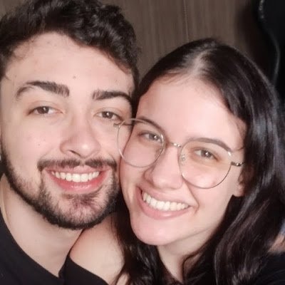 E AI MEUS PEIXE, somos Isadora e Brendon e temos um canal de react!🐟