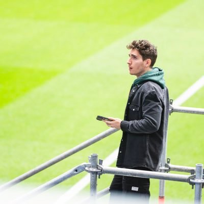 Apasionado del deporte y de los videojuegos. Ex Social Media Manager en @LALIGA_FCPro.