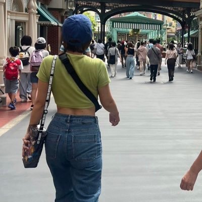 zhu_zhong60621's profile picture. 