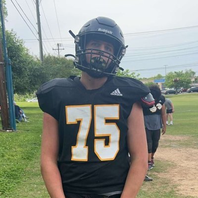 Class o' 27, 6'1, 215lbs, Hendersonville High School, #75
Jeremiah 29:11
@Commandofb
https://t.co/0HhN1l54nz