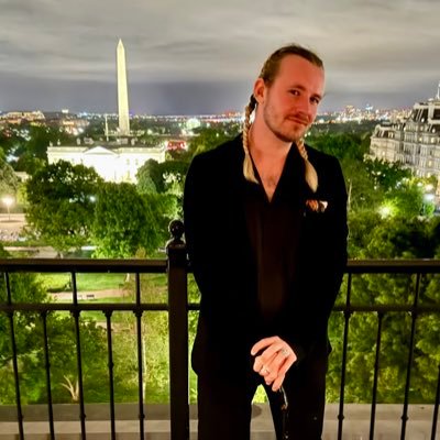 Q (they/them) I’ve never had a blue check