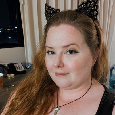 🔞red head BBW gamer nerd /the Sweetest Sadist 🍭/pleasure Domme /👠7.5 (38)/44H bust /5’4”/TEXAS$🏳️‍🌈/chronic pain fighter♿/💌 ELLE.VIXEN420@gmail to book 💌