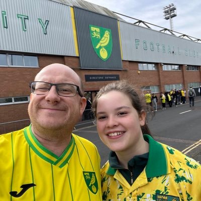 Rik from Norfolk, loves my beautiful wife Leah & our daughters Madison & Layla, lower barclay season ticket holder NCFC! OTBC💛💚
